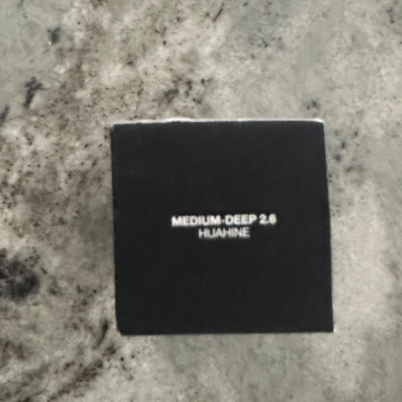 NARS Natural Radiant Longwear Full Coverage Foundation Huahine - Picture 6 of 6